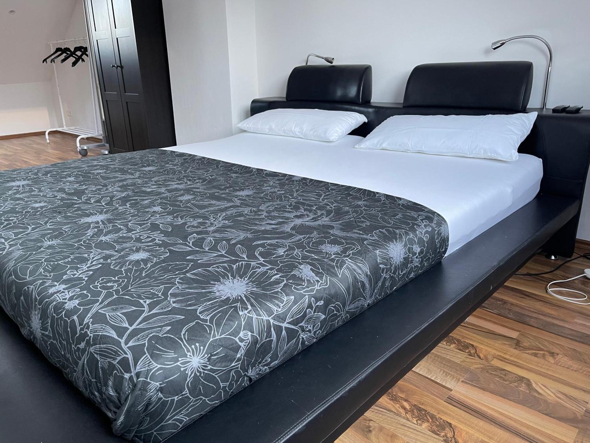 Geraeumige 3-Zimmer-Ferienwohnung Im Herzen Von Kassel Eksteriør billede