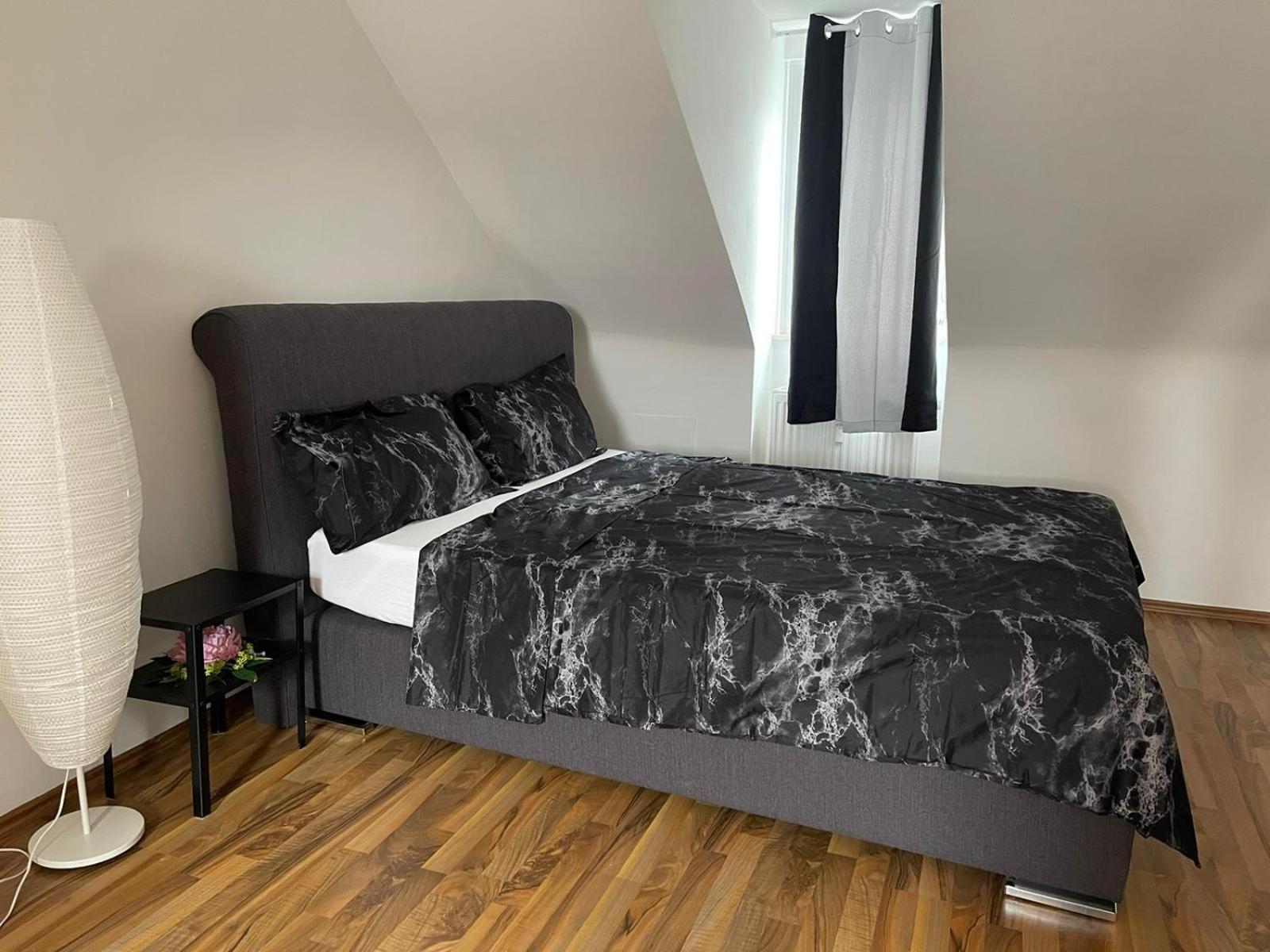 Geraeumige 3-Zimmer-Ferienwohnung Im Herzen Von Kassel Eksteriør billede