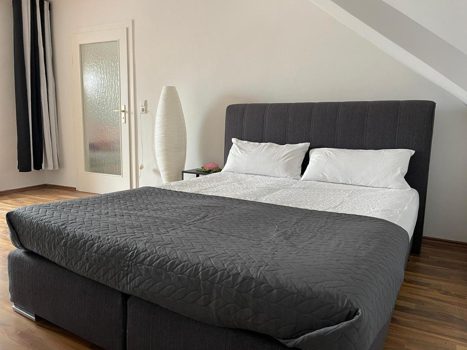 Geraeumige 3-Zimmer-Ferienwohnung Im Herzen Von Kassel Eksteriør billede