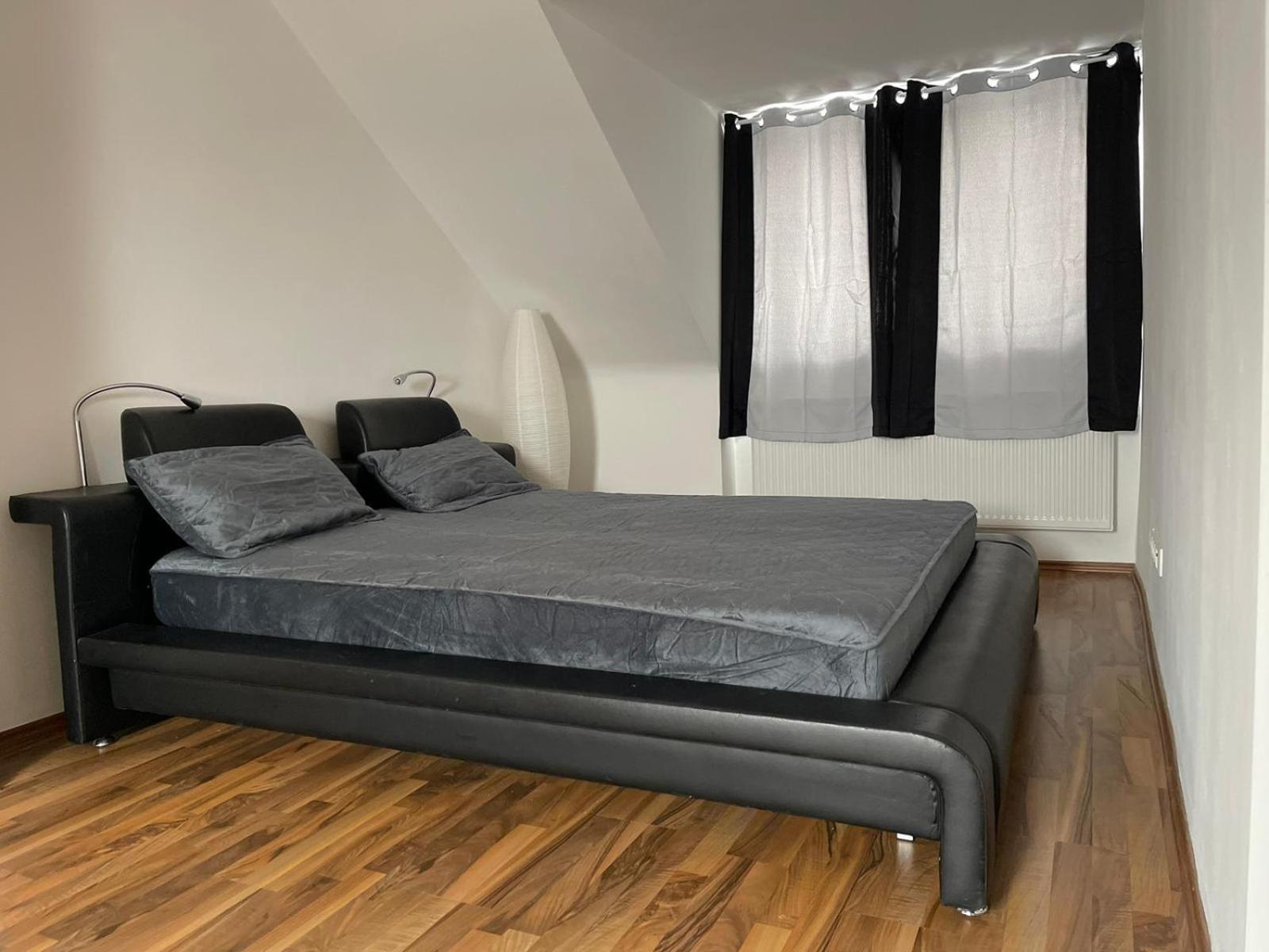 Geraeumige 3-Zimmer-Ferienwohnung Im Herzen Von Kassel Eksteriør billede