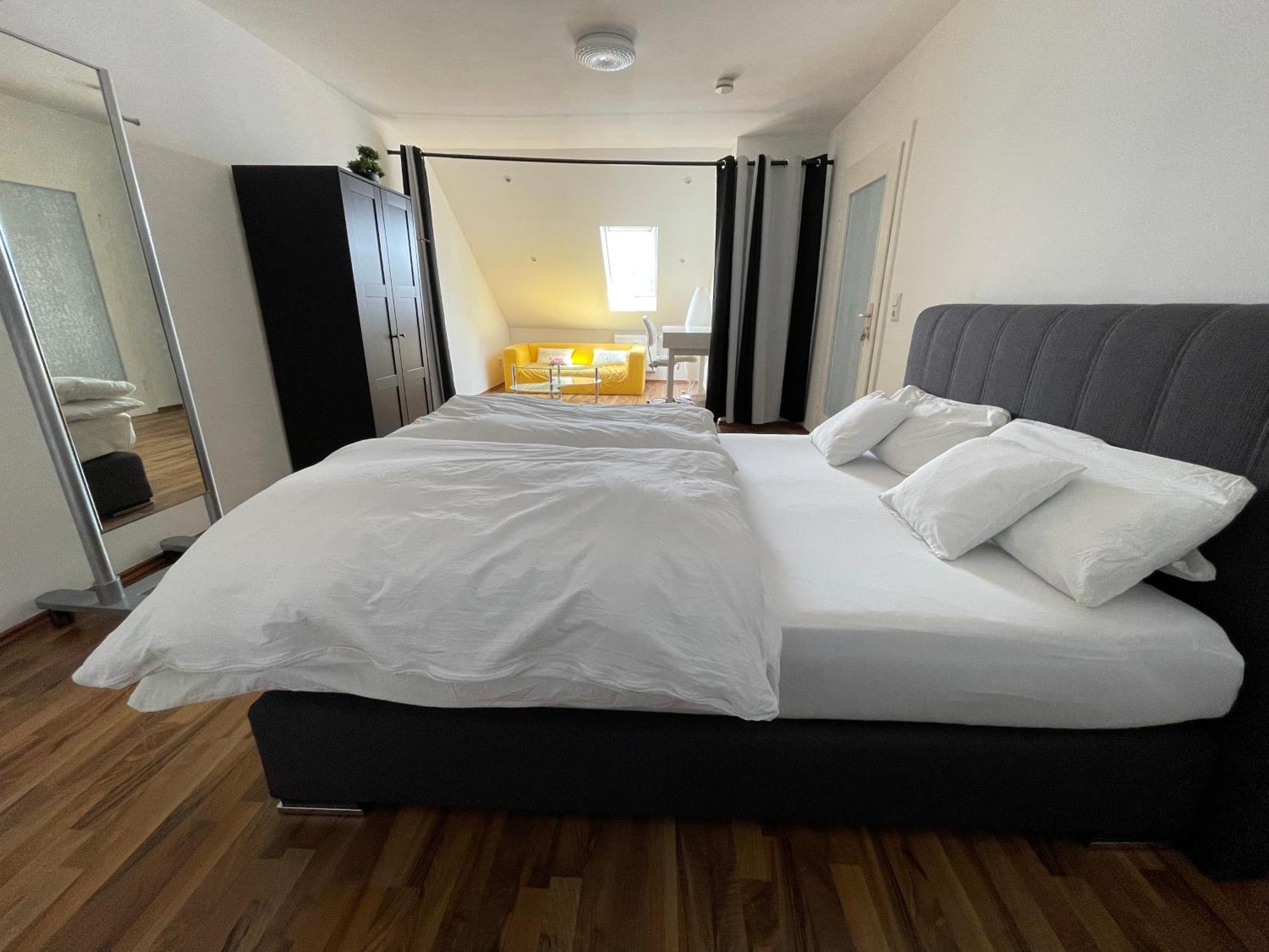 Geraeumige 3-Zimmer-Ferienwohnung Im Herzen Von Kassel Eksteriør billede